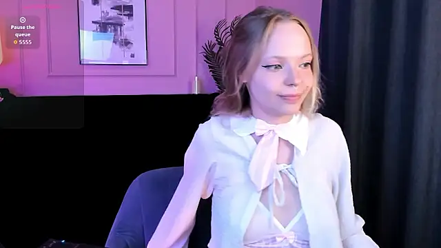 Snapshot of lucy_loy chatting on March 28, 2026, 8:48 am lucy loy online show from March 28, 2026, 8:48 am