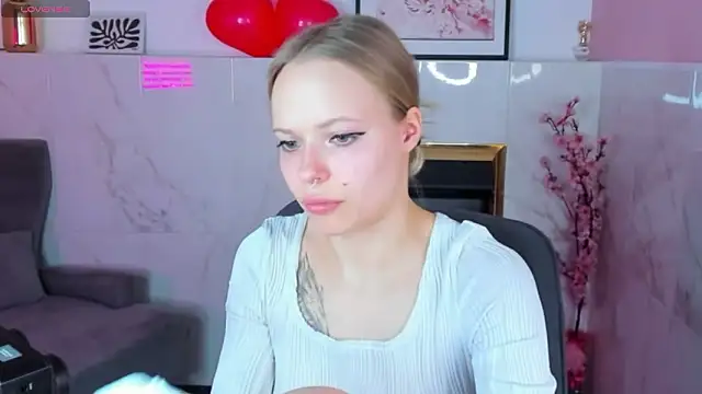 Snapshot of lucy_loy chatting on February 10, 2026, 7:40 am lucy loy online show from February 10, 2026, 7:40 am