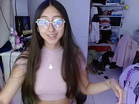 Nanylux online show from December 1, 2025, 4:13 am