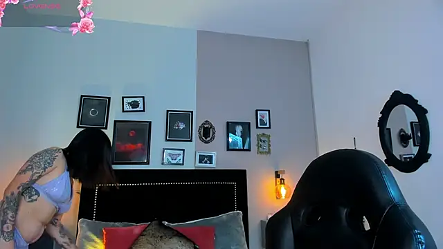 Annie Petters online show from December 5, 2025, 12:48 pm