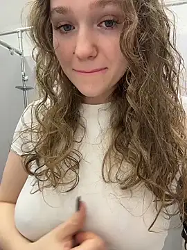 RussianWoman online show from April 17, 2026, 3:31 am