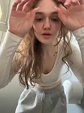 RussianWoman online show from May 18, 2026, 3:28 am