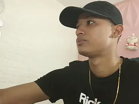 willytal2025 online show from December 22, 2025, 2:06 pm