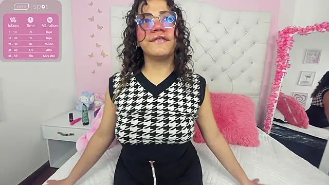 Snapshot of Sunnysmiith chatting on November 26, 2025, 12:16 pm Sunnysmiith online show from November 26, 2025, 12:16 pm