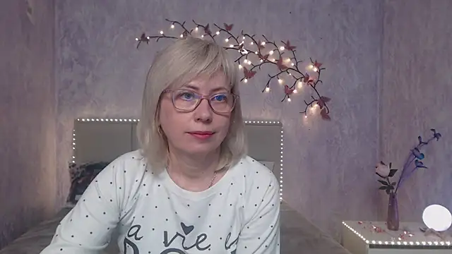 Snapshot of LaurenWishy chatting on March 1, 2026, 6:24 am LaurenWishy online show from March 1, 2026, 6:24 am