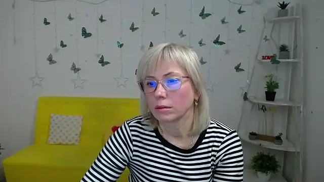 Snapshot of LaurenWishy chatting on February 20, 2026, 12:51 pm LaurenWishy online show from February 20, 2026, 12:51 pm