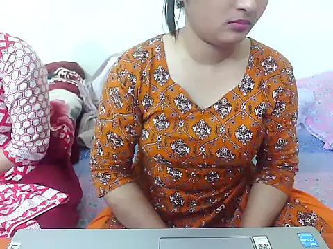 TwinRose2000 online show from February 13, 2026, 12:27 pm