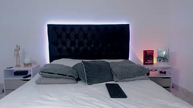 ray Weeed online show from November 27, 2025, 12:33 am