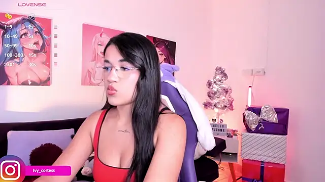 Ivycortes online show from December 18, 2025, 9:07 pm