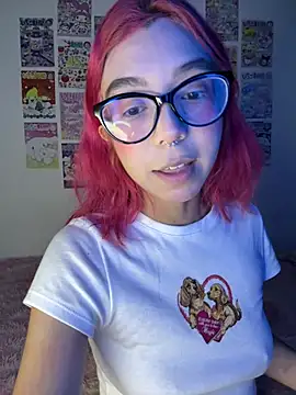 Snapshot of Valen-Foxx1 chatting on March 3, 2026, 7:04 am Valen-Foxx1 online show from March 3, 2026, 7:04 am