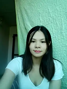 quynhquynh  online show from November 23, 2025, 6:23 am