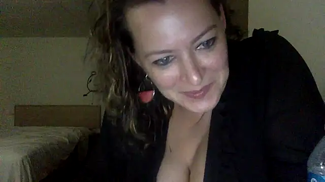 Snapshot of whitecream88 chatting on November 30, 2025, 12:22 am whitecream88 online show from November 30, 2025, 12:22 am