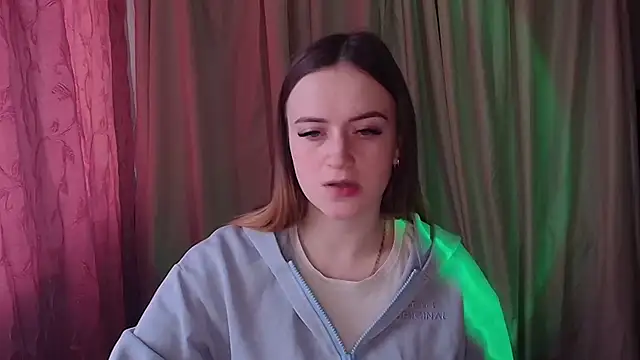 Illa May online show from February 5, 2026, 8:32 am