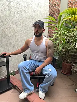 Snapshot of Mike_savage3 chatting on November 25, 2025, 12:38 pm Mike savage3 online show from November 25, 2025, 12:38 pm