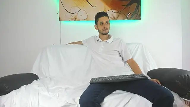 dracke and zara online show from December 1, 2025, 11:55 am