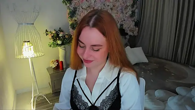 AirySilhouette online show from November 23, 2025, 10:36 am