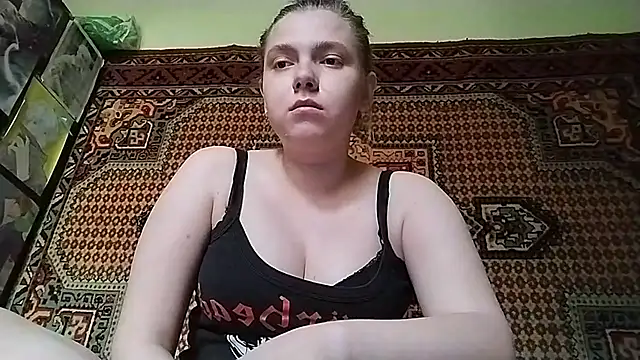 Snapshot of KikiBang chatting on June 2, 2026, 8:03 am KikiBang online show from June 2, 2026, 8:03 am