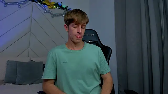 Snapshot of Ostin_Saints chatting on December 22, 2025, 5:29 am Ostin Saints online show from December 22, 2025, 5:29 am