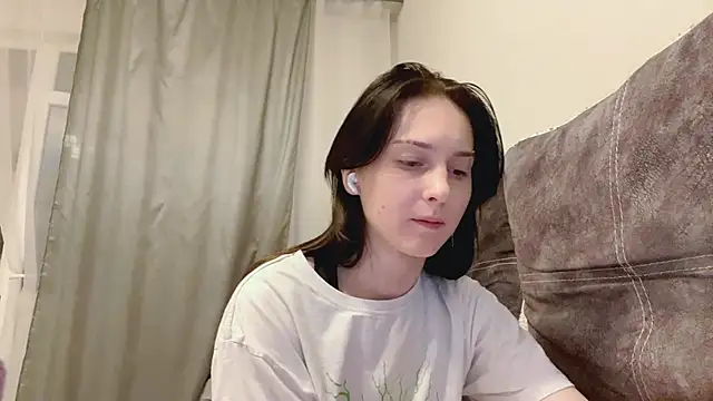 Snapshot of CyberAIice chatting on November 29, 2025, 4:12 am CyberAIice online show from November 29, 2025, 4:12 am