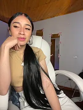 Snapshot of Emma_pink18 chatting on November 29, 2025, 6:19 pm Emma pink18 online show from November 29, 2025, 6:19 pm