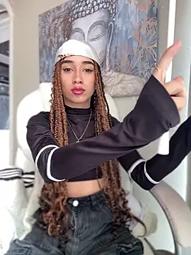 Snapshot of Emma_pink18 chatting on November 27, 2025, 4:40 pm Emma pink18 online show from November 27, 2025, 4:40 pm