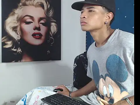 crissex3 online show from March 19, 2026, 12:27 pm