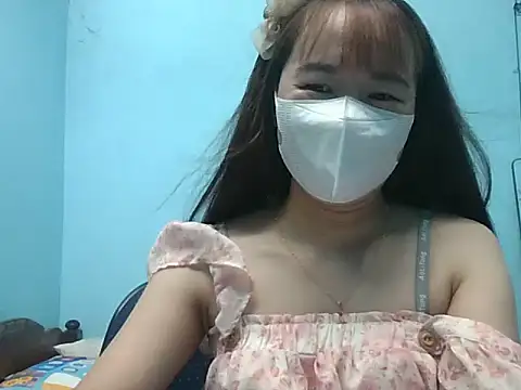 LinhChi09 online show from June 17, 2026, 3:39 am