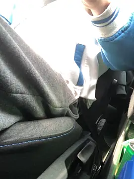 Spielzeugtwink online show from April 15, 2026, 1:26 pm