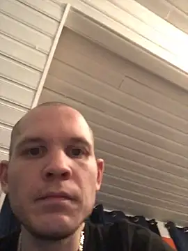 Spielzeugtwink online show from February 11, 2026, 10:53 pm