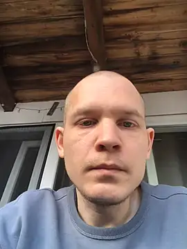 Spielzeugtwink online show from March 30, 2026, 1:45 pm