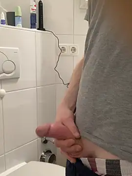 Spielzeugtwink online show from February 8, 2026, 3:10 pm