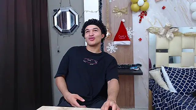 sweett love  online show from December 5, 2025, 3:27 am