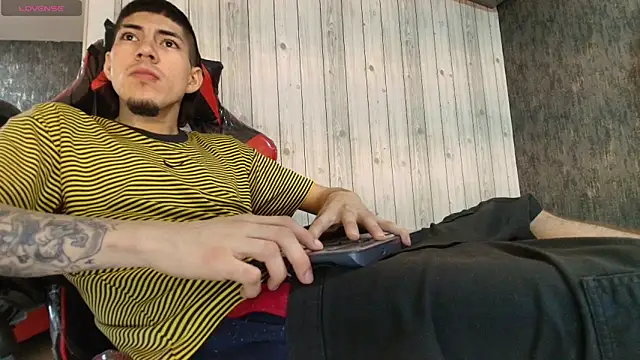 yeikoox online show from November 27, 2025, 2:01 am