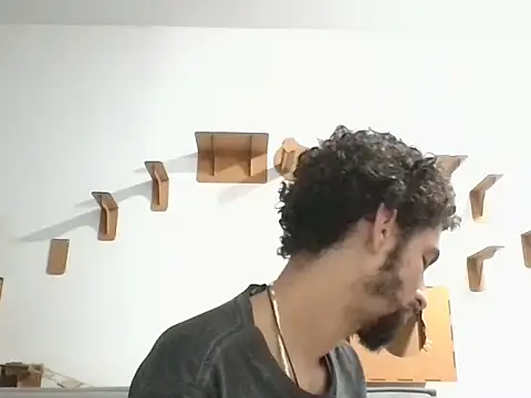 Temp7 online show from April 12, 2026, 3:32 am