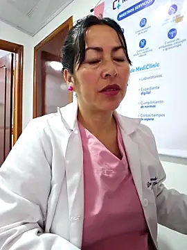 JustSamantha  online show from April 17, 2026, 11:24 am