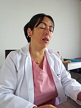 JustSamantha  online show from December 4, 2025, 1:21 pm