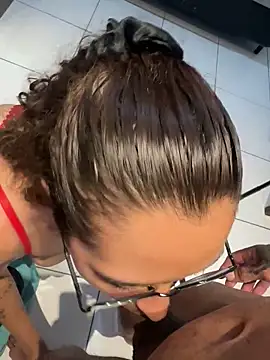 CasalBris4 online show from February 12, 2026, 12:43 am