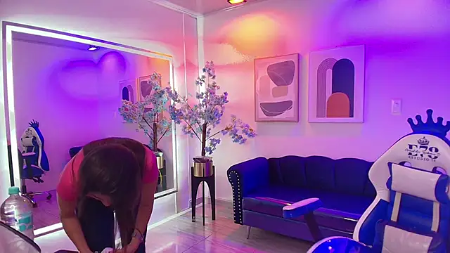 Alissa ricek online show from February 9, 2026, 11:19 am