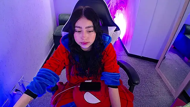 vallolett online show from February 3, 2026, 2:53 am