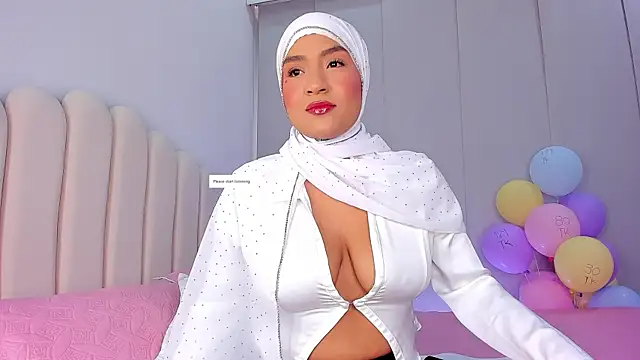 Amira-Zahra online show from May 12, 2026, 9:54 pm