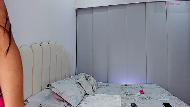 Snapshot of Amira-Zahra chatting on February 7, 2026, 12:40 am Amira-Zahra online show from February 7, 2026, 12:40 am