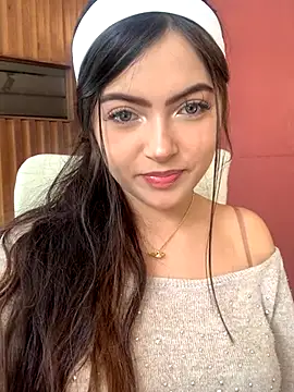 KyliePinkk  online show from November 21, 2025, 5:23 pm