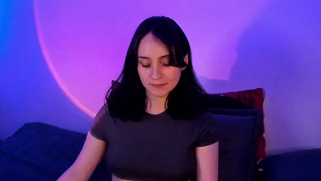 AnnieLamberth online show from April 29, 2026, 12:26 am