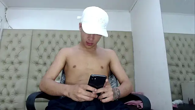 HollmanFronsh online show from December 23, 2025, 2:11 am