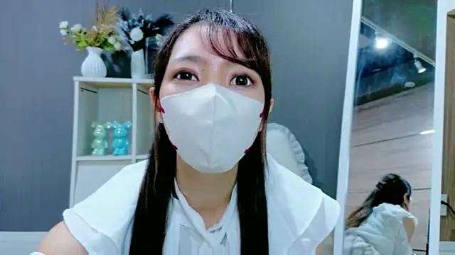 Nami-jpn online show from December 2, 2025, 12:18 pm