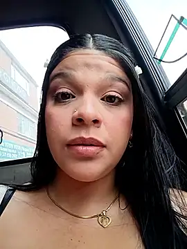 Layla-daring online show from February 5, 2026, 6:37 pm