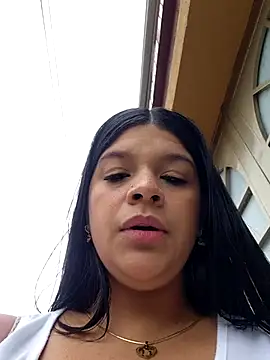 Layla-daring online show from April 7, 2026, 5:37 pm