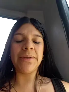 Layla-daring online show from May 12, 2026, 8:04 pm