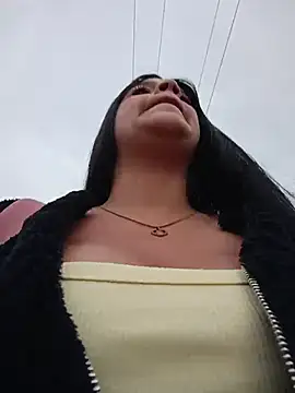 Layla-daring online show from February 15, 2026, 11:42 am