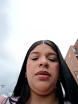 Layla-daring online show from February 22, 2026, 5:47 pm